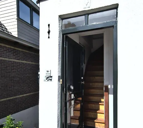 At The Butchers Couette-café 3*